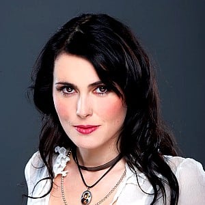 Sharon Den Adel
