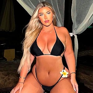 Sharon Lee (Instagram)