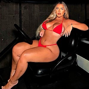 Sharon Lee (Instagram)