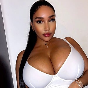 Shay Bombshell