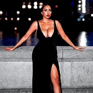 Shay Bombshell