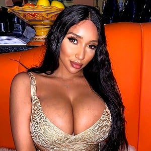 Shay Bombshell