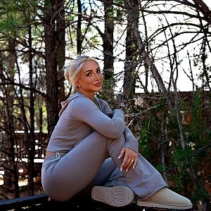 Shayna Holt