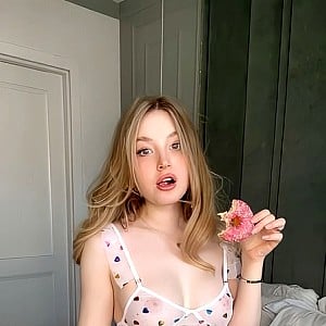 Shy Blanche