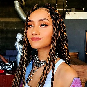 Skylar Stecker