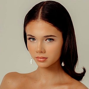 Sloane Alex