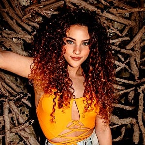 Sofie Dossi