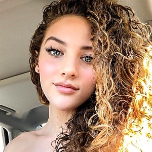 Sofie Dossi