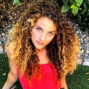 Sofie Dossi
