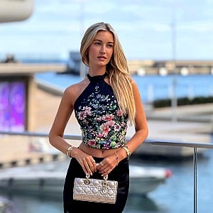 Sona Holenakova