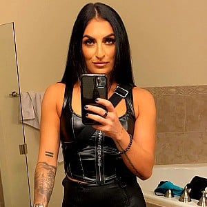 Sonya Deville