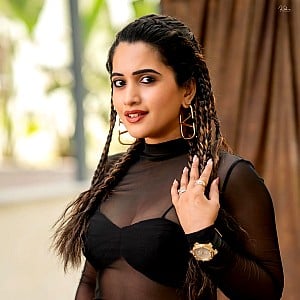 Sravanthi Chokarapu
