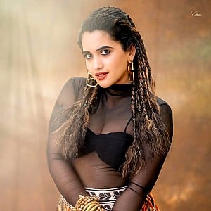 Sravanthi Chokarapu