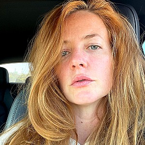 Stephanie Allynne