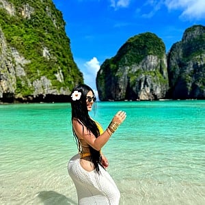 Stephanie De La Cruz