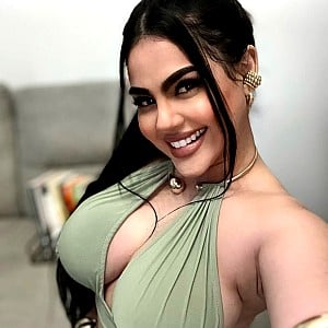 Stephanie De La Cruz