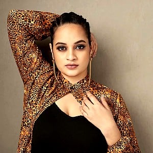Suja Varunee