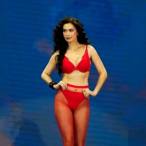 Sunshine Cruz