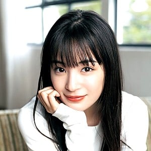 Suzu Hirose