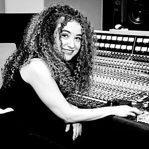 Tal Wilkenfeld