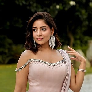 Tania (Actress)