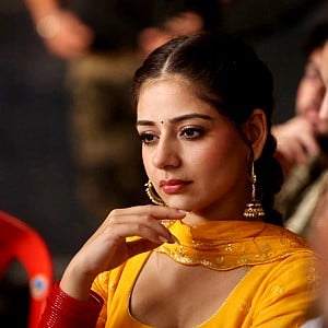 Tania (Actress)