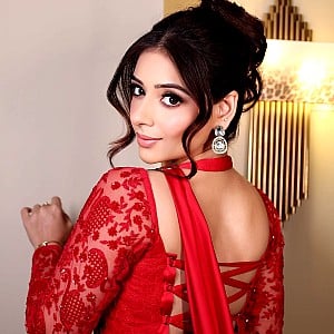 Tania (Actress)