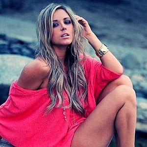 Tara Holt