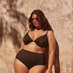 Tara Lynn (Model)