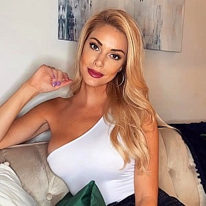 Taryn Shay