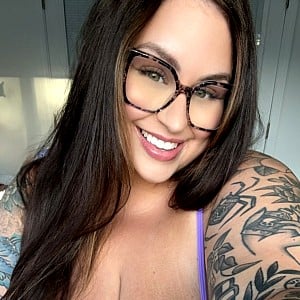 Taylor (housewifeswag)