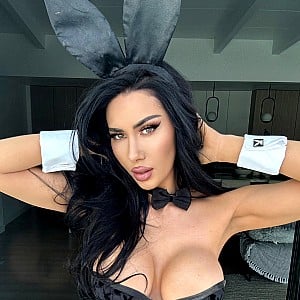 Taylor Jevaux