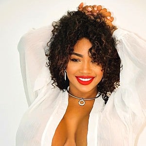 Tia Maria (Onlyfans)