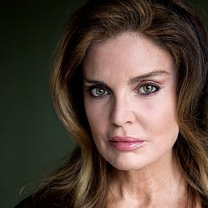 Tracy Scoggins