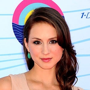 Troian Bellisario