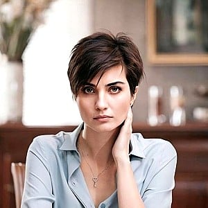Tuba Buyukustun