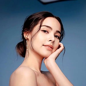 Urassaya Sperbund