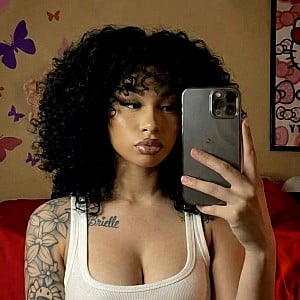 Vae (Onlyfans)