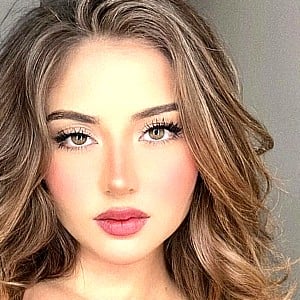 Valeria Bizzle