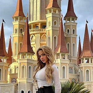 Valya Karnaval