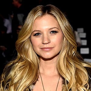 Vanessa Ray