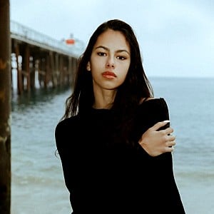 Veronica Rich