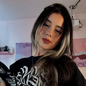 Victoria Saenzz