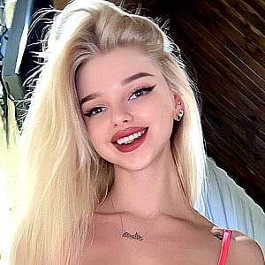 Vikki White