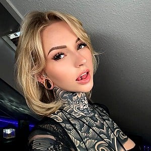 Vivian Kiss