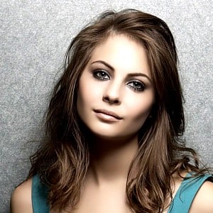 Willa Holland