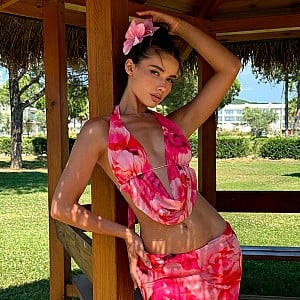 Xhenisa Keci