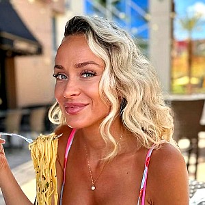 Yana Kalinichenko