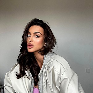 Yana Maloletka