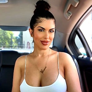 Yasmina Angele